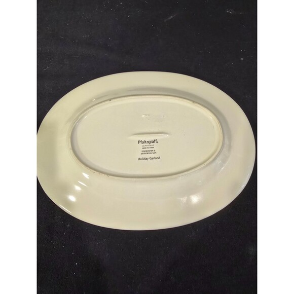 Pfaltzgraff Holiday Garland Christmas Oval Serving Platter – 14" Holly, Ornament - Picture 3 of 5